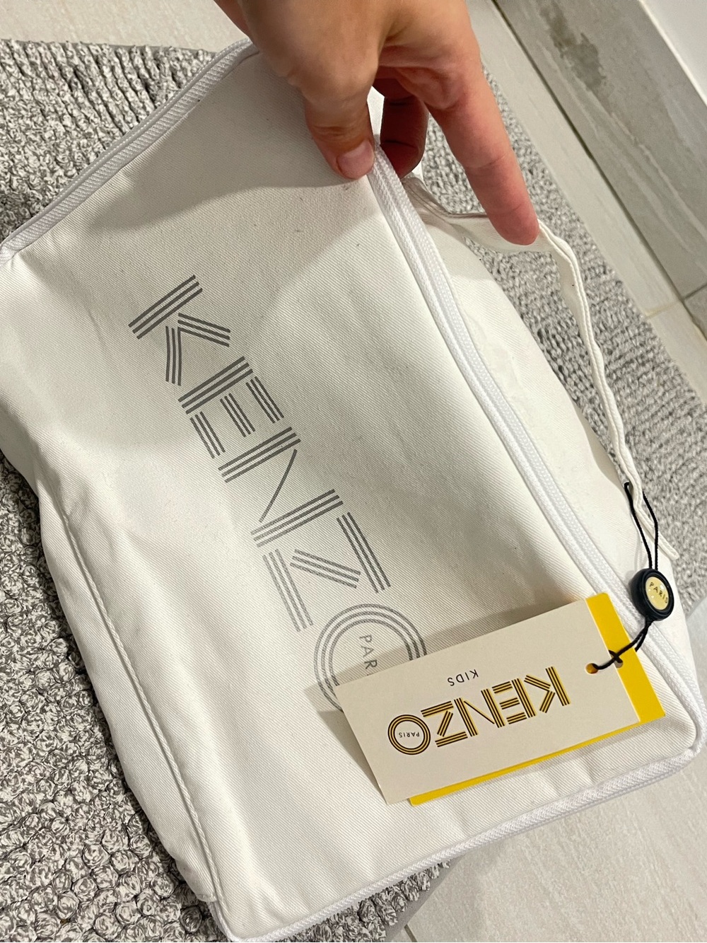 Kenzo Paris new with tags toiletry travel pouch bag white zipper closure